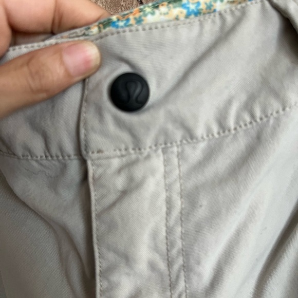 Lululemon MEN’s Cargo shorts size 38 - Picture 6 of 15